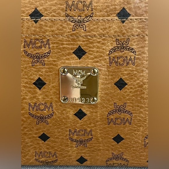 ⭐️COA⭐️ MCM VISETOS SHOPPER TOTE~MADE IN GERMANY~ ⚡️BEAUTIFUL VINTAGE BAG⚡️ - Picture 10 of 16